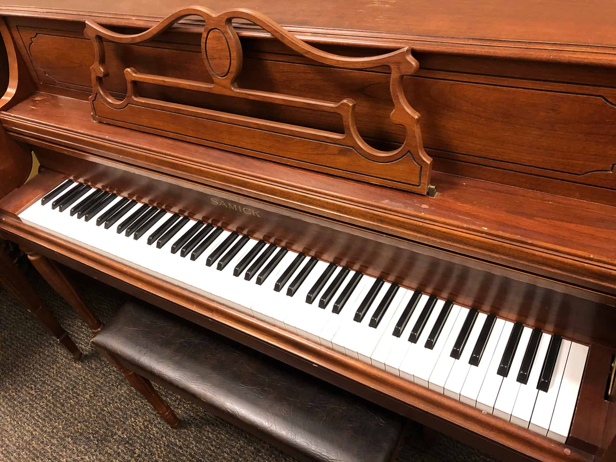 samick piano 821233
