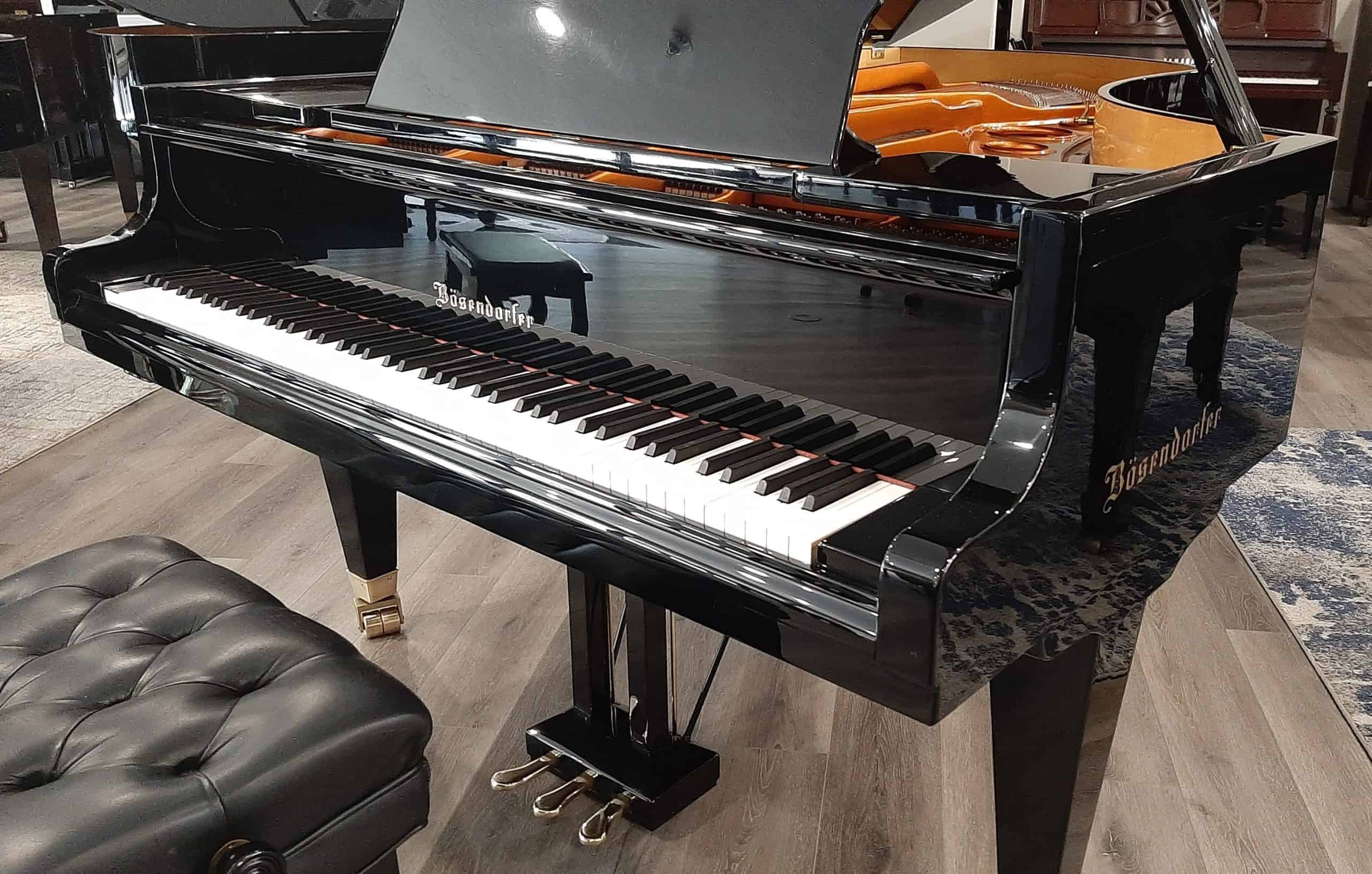 Pianoforte a coda modello 225 in ebano lucidoPianoforte a coda modello 225 in ebano lucido  