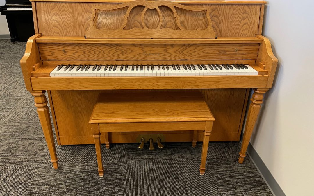 YAMAHA M500F Florentine Oak Console Piano – Murray
