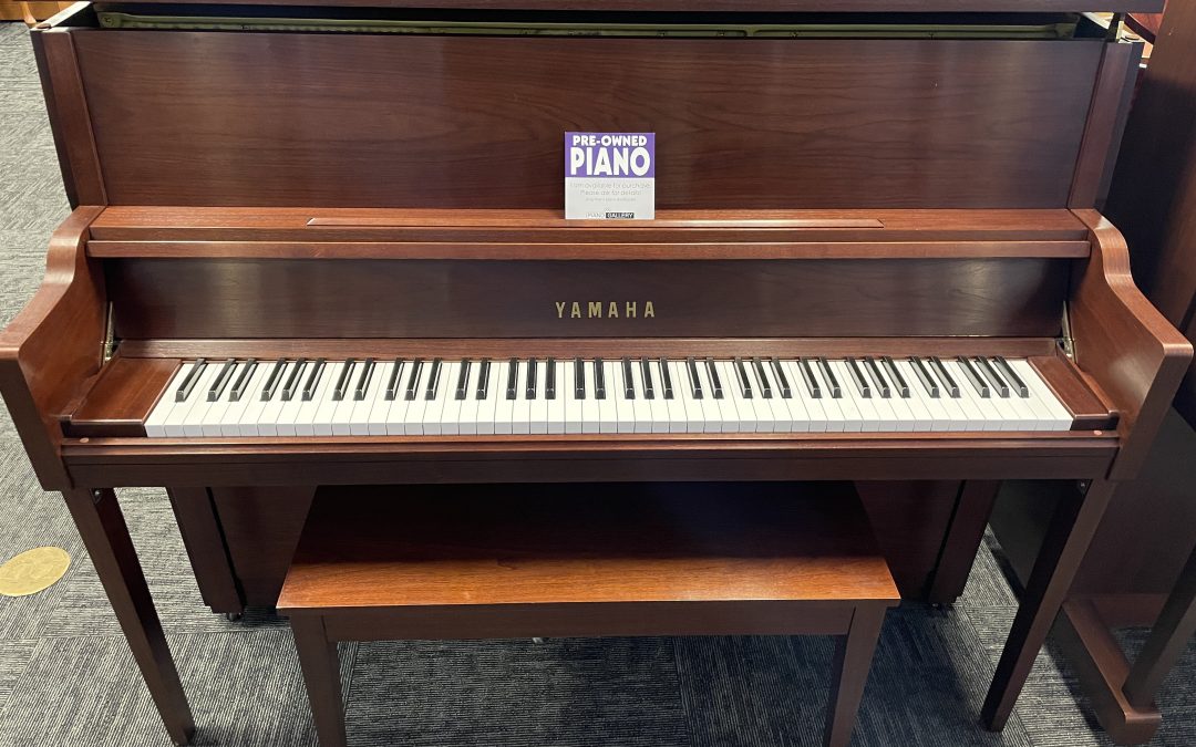 YAMAHA CN116 45″ Studio Piano Satin Walnut – Murray