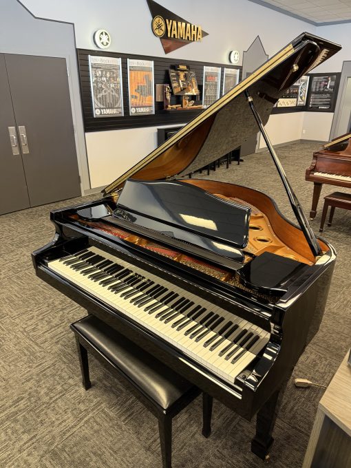Excellent Condition Samick 5'0" Polished Ebony Grand Piano - Murray - Image 2