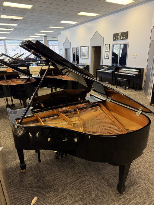 Excellent Condition Samick 5'0" Polished Ebony Grand Piano - Murray - Image 3
